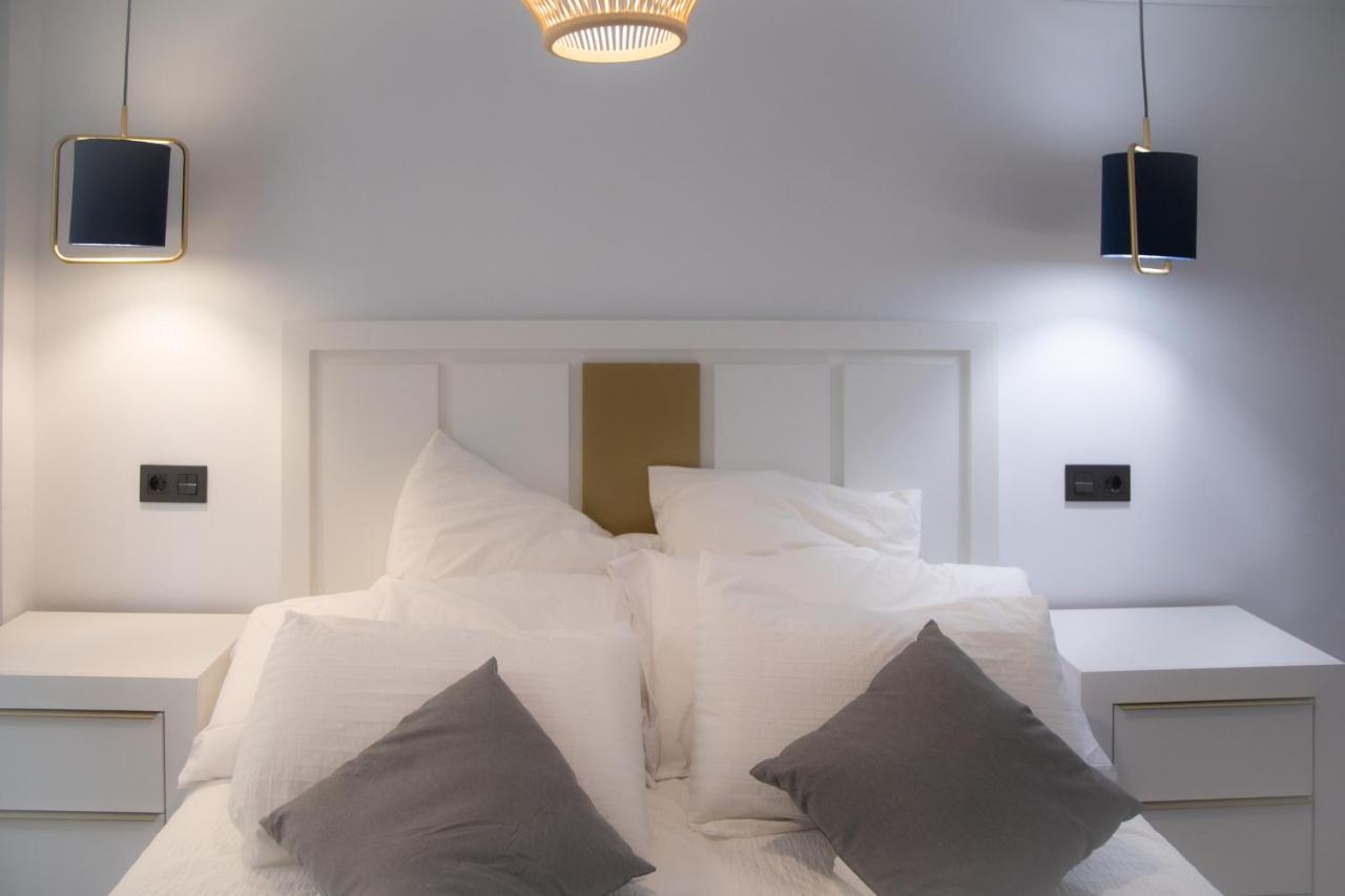 Apartamentos Boutique Cervantes Plasencia Bagian luar foto